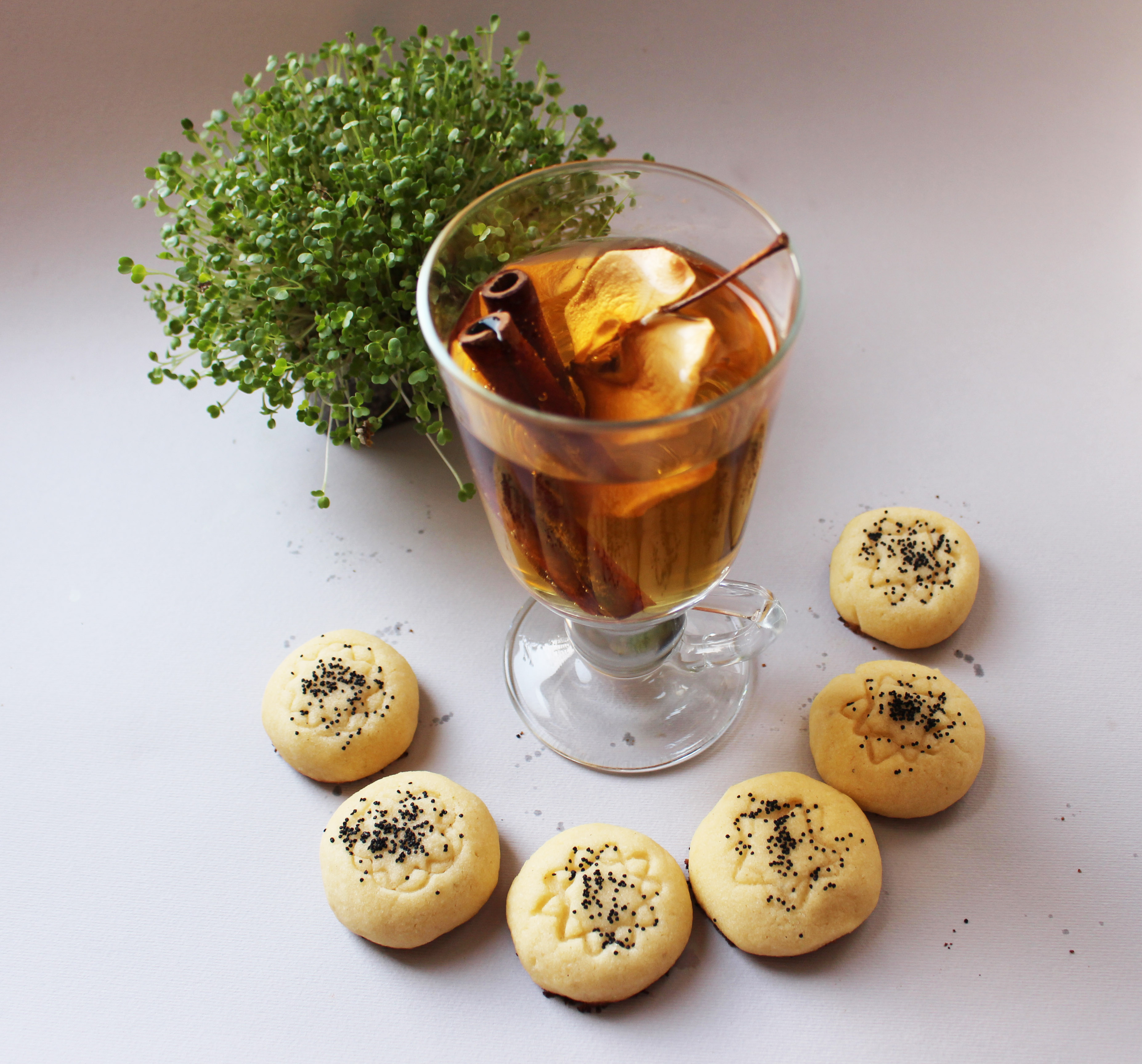 Persian Rice Cookies (Naan-e Berenji)